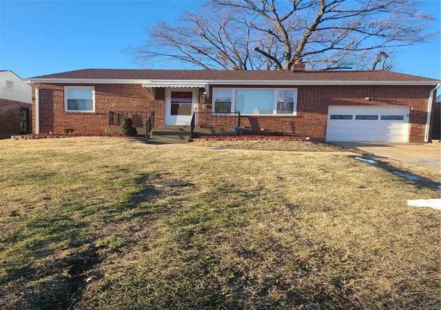 Photo 1 of Single family home for sale at 9247 Sundown Dr, Saint Louis, MO 63136 | MLS# 25004552 | Listing updated on 2025-02-27