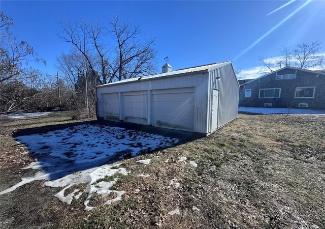 Photo 6 of Single family home for sale at 1112 N Jefferson St, Mexico, MO 65265 | MLS# 25004557 | Listing updated on 2025-01-30