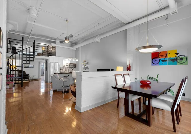 Photo 3 of Condo for sale at 4100 Laclede Ave #310, Saint Louis, MO 63108 | MLS# 25004589 | Listing updated on 2025-03-03