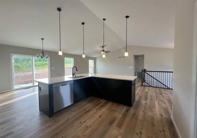 Photo 3 of Single family home for sale at 41 Fiddlers Close #41STB, Washington, MO 63090 | MLS# 25004604 | Listing updated on 2025-01-29