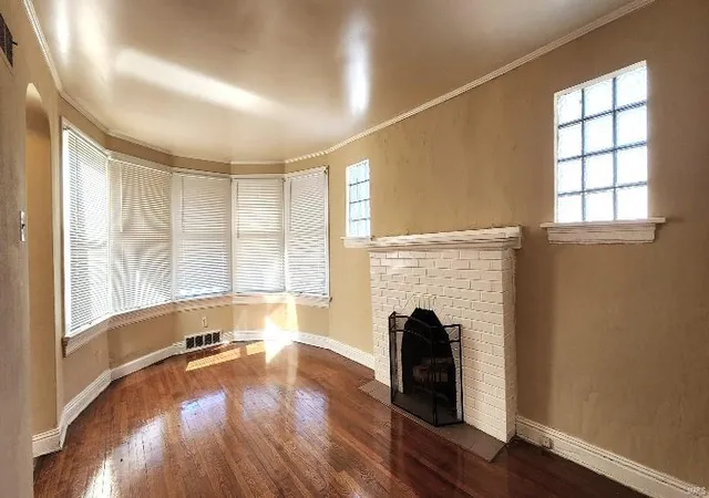 Photo 3 of Sale Pending at 200 Henquin Dr, Saint Louis, MO 63135 | MLS# 25004619 | Listing updated on 2025-02-28