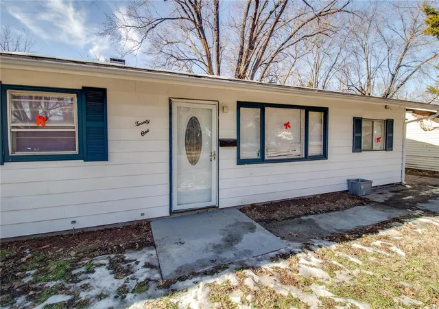 4th image of 21 Drexel Dr, East Saint Louis, IL 62206 | MLS# 25004639