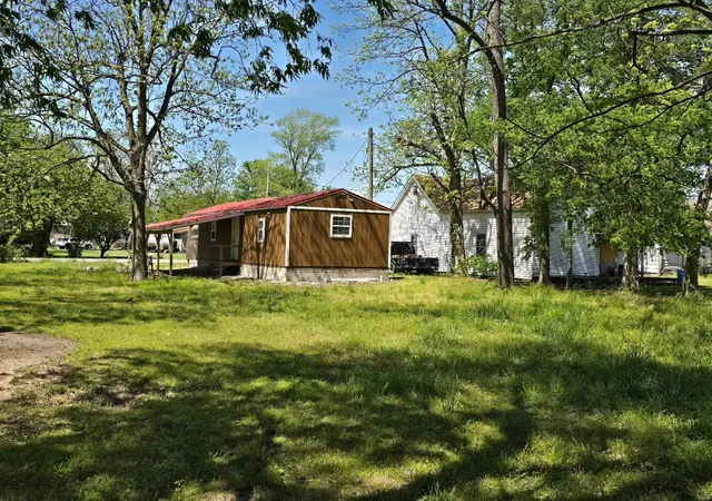 Photo 15 of Single family home for sale at 215 Alma St, Essex, MO 63846 | MLS# 25004650 | Listing updated on 2025-02-03