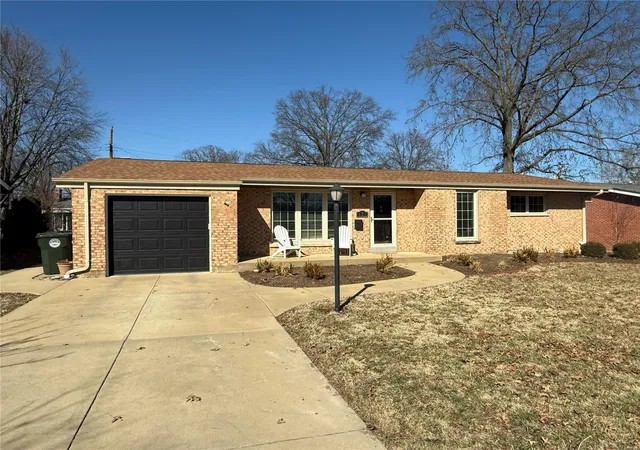 Photo 1 of Single family home for sale at 625 Laven Del Ln, Saint Louis, MO 63122 | MLS# 25004755 | Listing updated on 2025-03-06