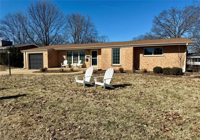 Photo 1 of Single family home for sale at 625 Laven Del Ln, Saint Louis, MO 63122 | MLS# 25004755 | Listing updated on 2025-03-06