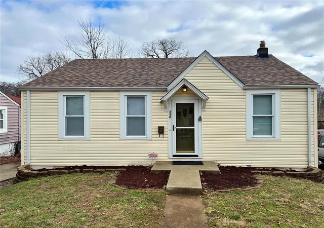 Photo 1 of Single family home for sale at 216 Averill Ave, Saint Louis, MO 63135 | MLS# 25004795 | Listing updated on 2025-03-17