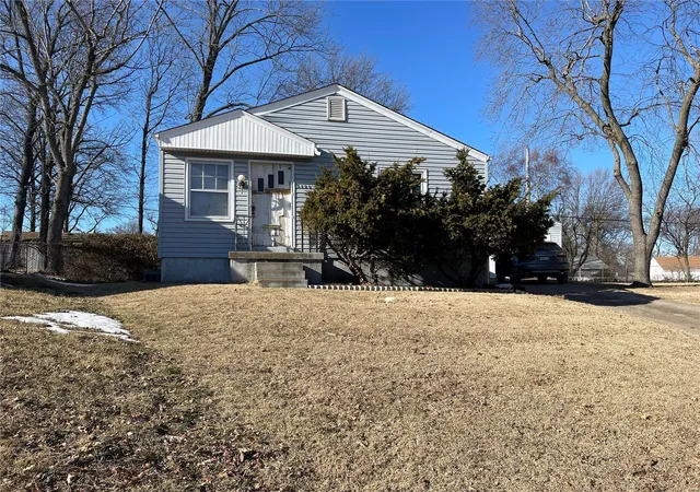 Photo 1 of Single family home for sale at 3329 Krem Ct, Saint Ann, MO 63074 | MLS# 25004809 | Listing updated on 2025-01-30