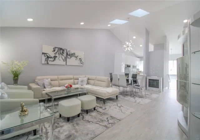 Listing Photo 3 - Condo for sale in building located at 4412 Stone Wood Ct, Saint Louis, MO 63128
