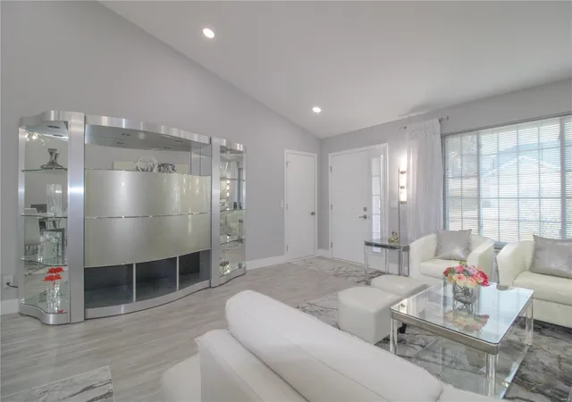 Listing Photo 4 - Condo for sale in building located at 4412 Stone Wood Ct, Saint Louis, MO 63128
