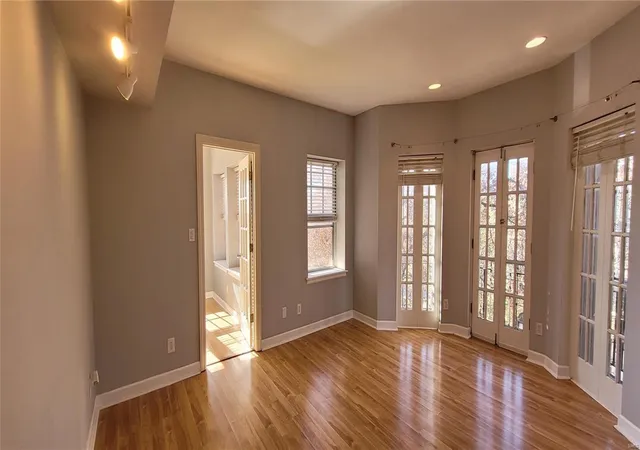 Photo 3 of Single family home for sale at 5621 Waterman #5, Saint Louis, MO 63112 | MLS# 25004845 | Listing updated on 2025-01-30