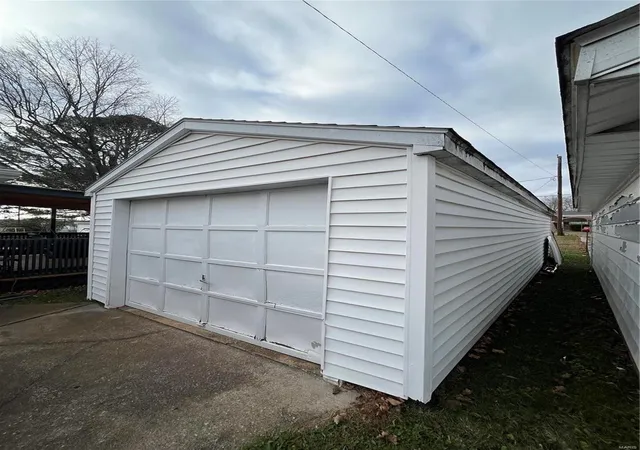 Photo 3 of Single family home for sale at 306 Lincoln, Fredericktown, MO 63645 | MLS# 25004915 | Listing updated on 2025-02-01
