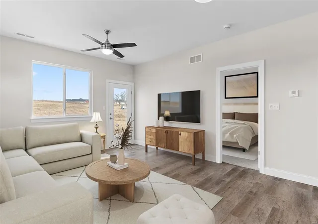 4th image of 899 Walter Wy, Washington, MO 63090