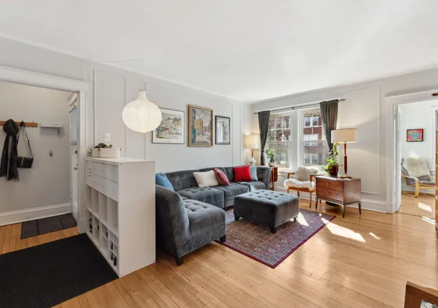 Photo 4 of Condo for sale at 6317 Southwood Ave #2W, Saint Louis, MO 63105 | MLS# 25004955 | Listing updated on 2025-03-19