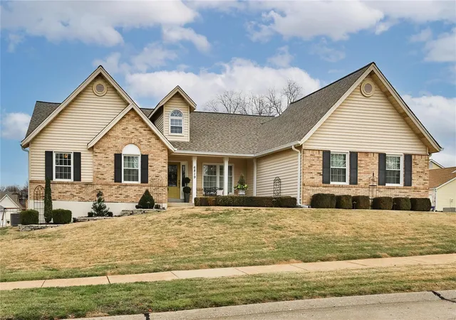 Photo 2 of Sale Pending at 6819 Coffee Springs Dr, Saint Louis, MO 63129 | MLS# 25004972 | Listing updated on 2025-03-08