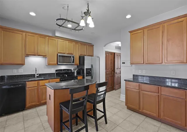 Photo 4 of Townhouse for sale at 3451 Arsenal St, Saint Louis, MO 63118 | MLS# 25004995 | Listing updated on 2025-03-17