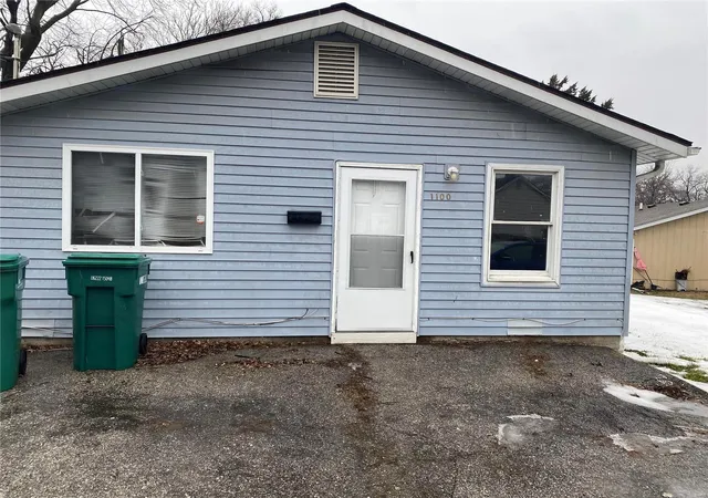 Photo 1 of Single family home for sale at 1100 Richard Dr, East Saint Louis, IL 62206 | MLS# 25004999 | Listing updated on 2025-02-28