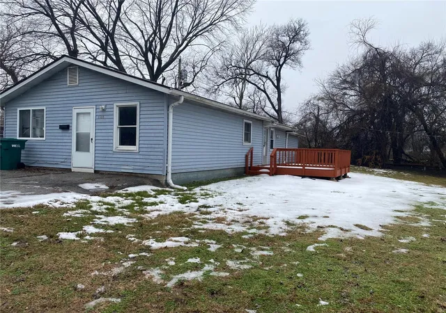 Photo 2 of Single family home for sale at 1100 Richard Dr, East Saint Louis, IL 62206 | MLS# 25004999 | Listing updated on 2025-02-28