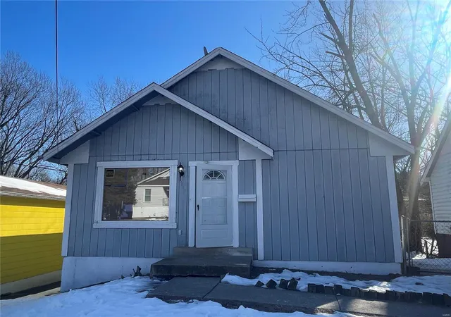 Photo 1 of Single family home for sale at 5614 Hamilton Ave, Saint Louis, MO 63136 | MLS# 25005026 | Listing updated on 2025-03-03