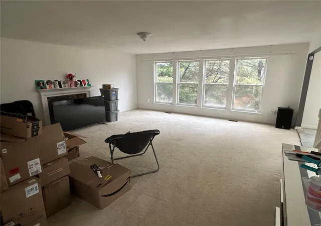 Photo 2 of Single family home for sale at 1829 Dalton Dr, Belleville, IL 62226 | MLS# 25005030 | Listing updated on 2025-01-30