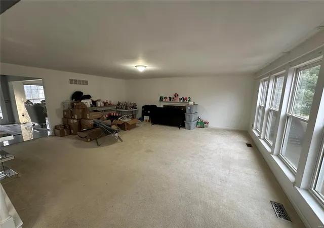 Photo 3 of Single family home for sale at 1829 Dalton Dr, Belleville, IL 62226 | MLS# 25005030 | Listing updated on 2025-01-30