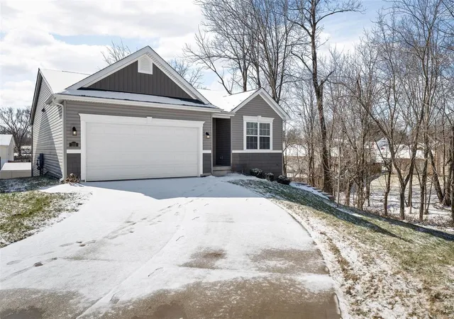 Photo 1 of Sale Pending at 115 Rhythm Point Dr, Saint Peters, MO 63376 | MLS# 25005039 | Listing updated on 2025-03-11