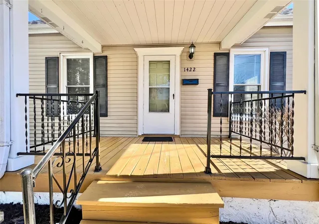 Photo 2 of Single family home for sale at 1422 Sulphur Ave, Saint Louis, MO 63110 | MLS# 25005050 | Listing updated on 2025-03-16