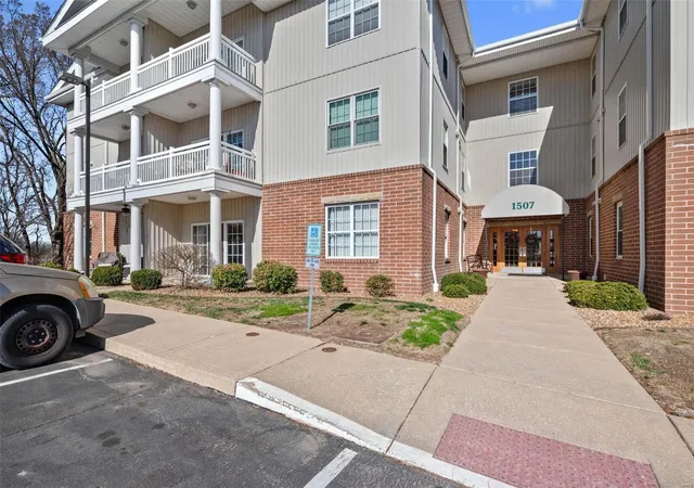 Photo 1 of Condo for sale at 1507 S Old Hwy 94 #203, Saint Charles, MO 63303 | MLS# 25005056 | Listing updated on 2025-03-20
