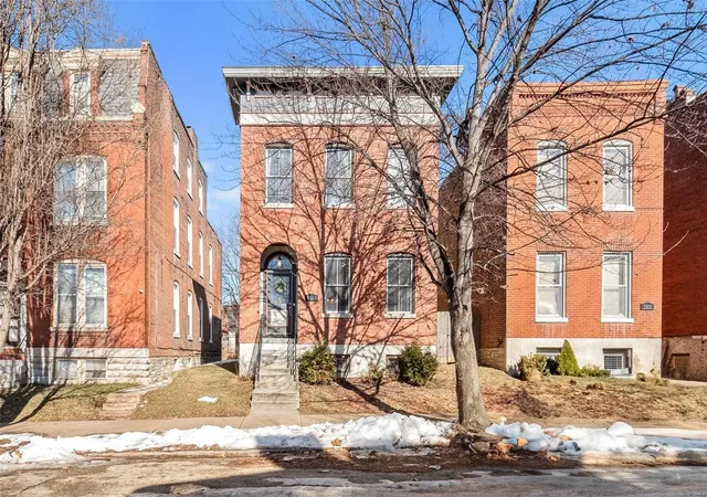 Photo 1 of Single family home for sale at 1911 Utah St, Saint Louis, MO 63118 | MLS# 25005059 | Listing updated on 2025-03-10