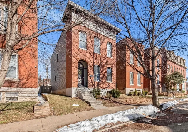 Photo 1 of Single family home for sale at 1911 Utah St, Saint Louis, MO 63118 | MLS# 25005059 | Listing updated on 2025-03-10