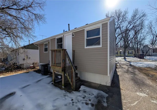 Photo 3 of Sale Pending at 413 Lancashire, Saint Louis, MO 63137 | MLS# 25005082 | Listing updated on 2025-03-07