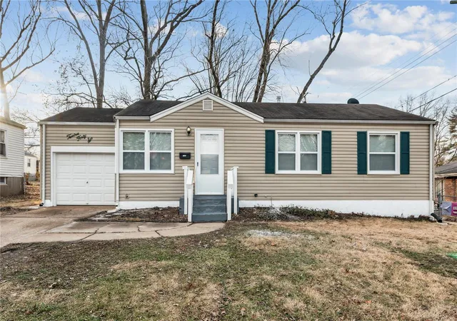 Photo 1 of Single family home for sale at 1246 Kilgore Dr, Saint Louis, MO 63137 | MLS# 25005088 | Listing updated on 2025-03-17