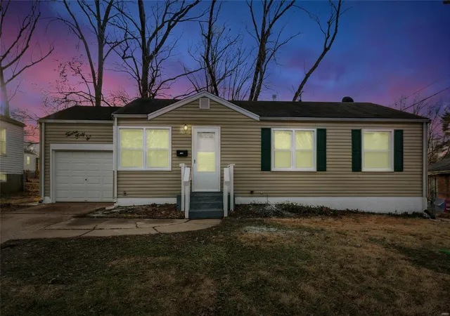 Photo 2 of Single family home for sale at 1246 Kilgore Dr, Saint Louis, MO 63137 | MLS# 25005088 | Listing updated on 2025-03-17