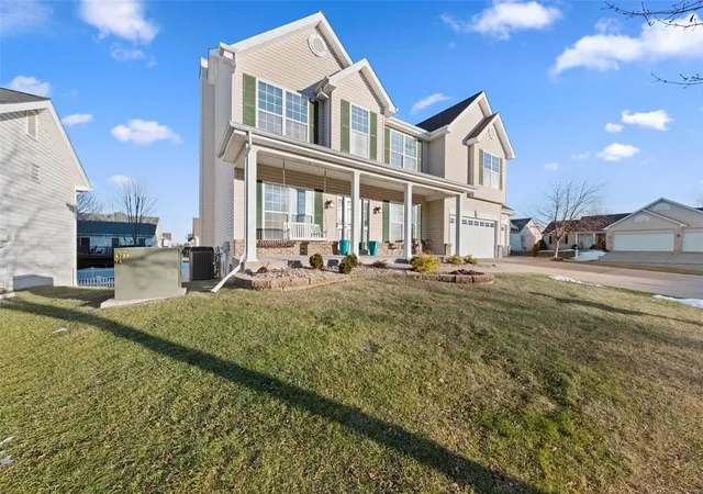 Photo 2 of Single family home for sale at 1 Richmond Ctr Blvd, Saint Peters, MO 63376 | MLS# 25005154 | Listing updated on 2025-02-01