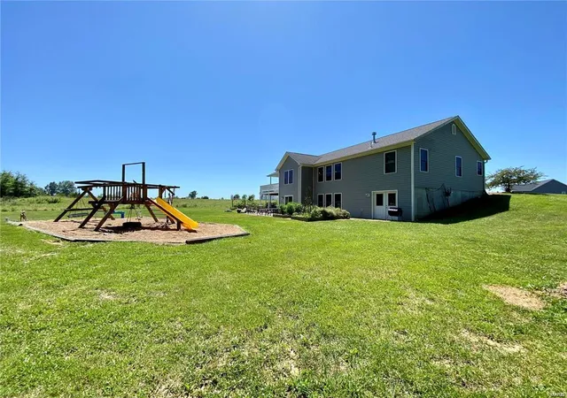 Photo 47 of Sale Pending at 5 Golden Oak Ct, Montgomery City, MO 63361 | MLS# 25005329 | Listing updated on 2025-03-09