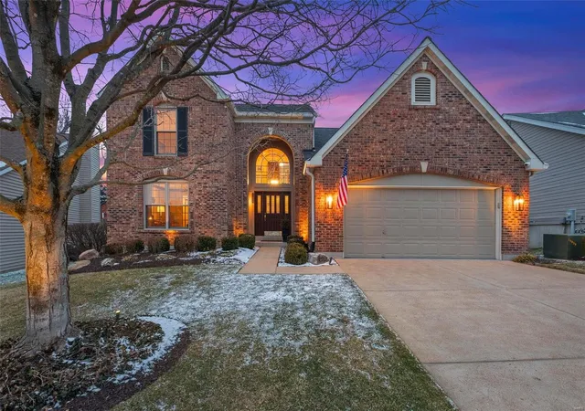 Photo 1 of Single family home for sale at 9854 Grantview Forest Dr, Saint Louis, MO 63123 | MLS# 25005337 | Listing updated on 2025-02-21