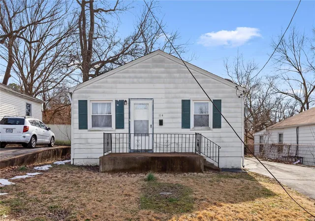 Photo 2 of Single family home for sale at 114 Fermo Ave, Saint Louis, MO 63135 | MLS# 25005430 | Listing updated on 2025-03-12