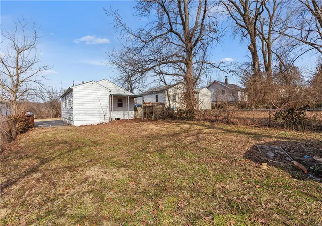 Photo 3 of Single family home for sale at 114 Fermo Ave, Saint Louis, MO 63135 | MLS# 25005430 | Listing updated on 2025-03-12