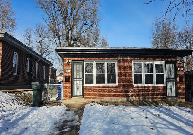 1st image of 4553 Anderson Ave, Saint Louis, MO 63115 | MLS# 25005582
