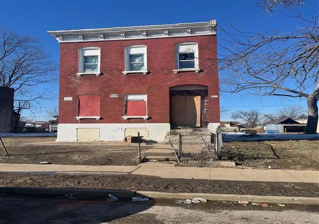Single family home for sale at 1901 Bacon St, Saint Louis, MO 63106 | MLS# 25005668