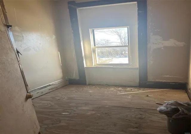 Photo 3 of Single family home for sale at 1901 Bacon St, Saint Louis, MO 63106 | MLS# 25005668 | Listing updated on 2025-02-04