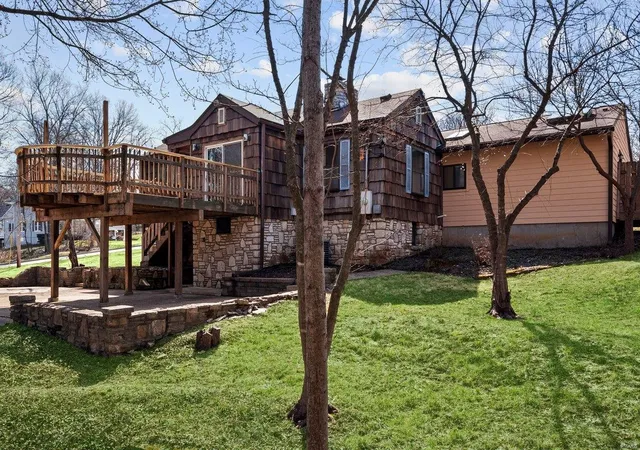 Photo 3 of Single family home for sale at 2013 Lily Ave, Saint Louis, MO 63122 | MLS# 25005669 | Listing updated on 2025-03-17