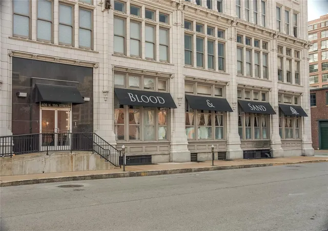 Photo 1 of Condo for sale at 1501 Locust St #909, Saint Louis, MO 63103 | MLS# 25005714 | Listing updated on 2025-02-04