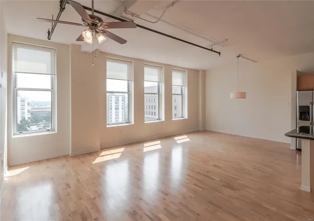 Photo 3 of Condo for sale at 1501 Locust St #909, Saint Louis, MO 63103 | MLS# 25005714 | Listing updated on 2025-02-04