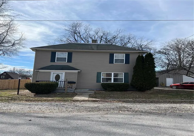 Photo 1 of Single family home for sale at 637 S Wentz St, Montgomery City, MO 63361 | MLS# 25005716 | Listing updated on 2025-03-03