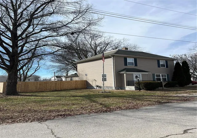 Photo 2 of Single family home for sale at 637 S Wentz St, Montgomery City, MO 63361 | MLS# 25005716 | Listing updated on 2025-03-03