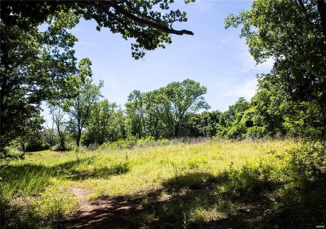 2nd image of 5001 Hilltop Ln, Imperial, MO 63010 | MLS# 25005722