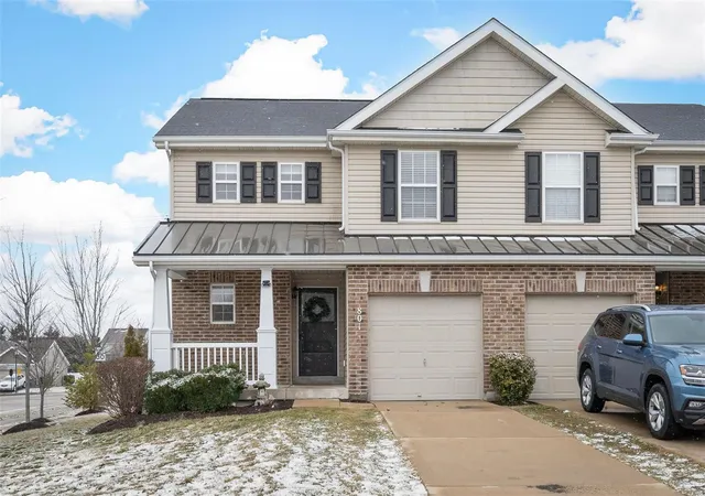 Photo 1 of Townhouse for sale at 801 Country Field Dr, Lake Saint Louis, MO 63367 | MLS# 25005761 | Listing updated on 2025-03-10