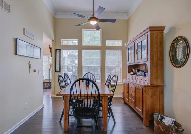 Photo 3 of Townhouse for sale at 127 Chesterfield Blfs Dr, Chesterfield, MO 63005 | MLS# 25005776 | Listing updated on 2025-03-19