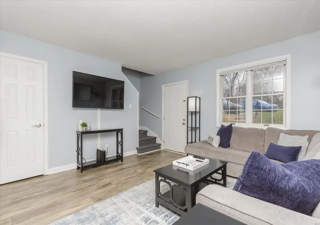 Photo 2 of Townhouse for sale at 8953 S Swan Cir, Saint Louis, MO 63144 | MLS# 25005803 | Listing updated on 2025-03-19