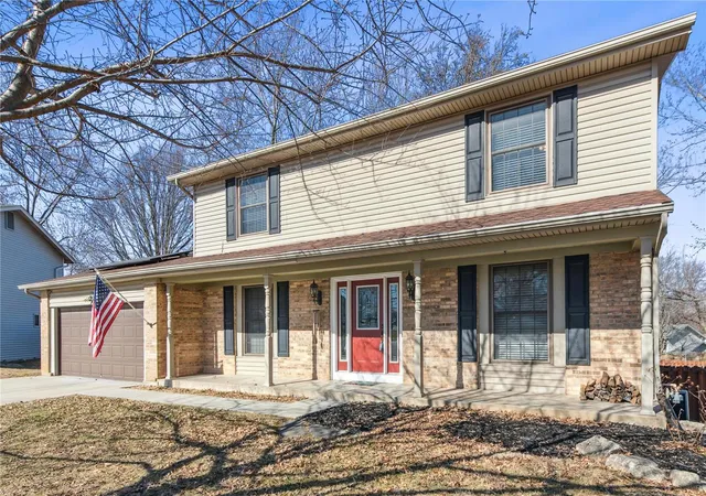 Photo 1 of Sale Pending at 10 Parliament Sq, Saint Peters, MO 63376 | MLS# 25005839 | Listing updated on 2025-03-06